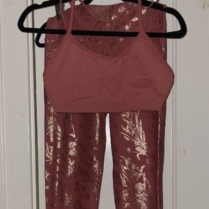 Fabletics Rose and Metallic Leggings Set